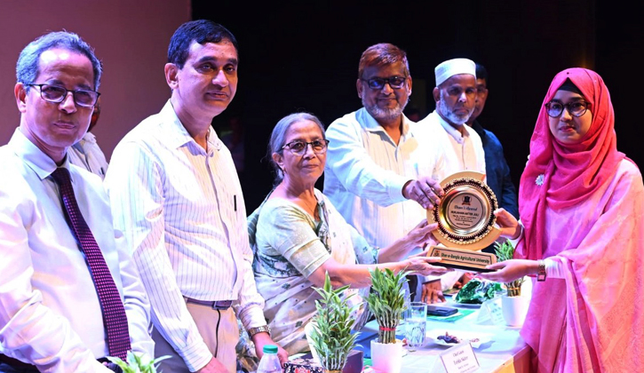 শেকৃবিতে ডিনস অ্যাওয়ার্ড ও ওরিয়েন্টেশন অনুষ্ঠিত শেকৃবিতে ডিনস অ্যাওয়ার্ড ও ওরিয়েন্টেশন অনুষ্ঠিত