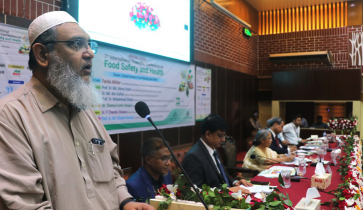 পোলট্রি শিল্পে বিশুদ্ধ পানির সংকট